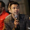 Raffi Ahmad dalam acara gala premier \&#039;RUMPUT TETANGGA\&#039;