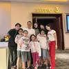 Potret Pasha Ungu Bareng 7 Anak