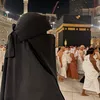 Paula Verhoeven Umrah Baim Wong