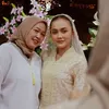 Yosika Ayumi foto bareng