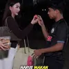 Doa dan Tradisi Makan Telur Merah
