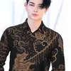 member enhypen pakai batik