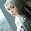 Selfi Yamma tampil elegan.