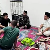 Arhan pakai baju hitam