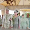 Potret Prosesi Pernikahan Adat Sunda Via Vallen dan Chevra Yolandi