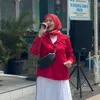 Potret Purie Mahadewi Nyanyi di Sekolah Anak