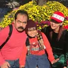 Putra Inul saat liburan bersama papa mama.