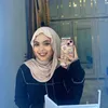 Putri Isnari Kenakan Hijab