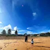 Raisa dan Hamish Daud Liburan di Pantai Australia