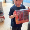 Potret Raphael dan Papa Harvey Moeis Buka Kado Natal