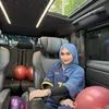 Ria ricis di dalam mobil baru