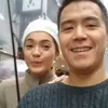 Maya Septa dan Suami