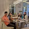 ruang makan Rumah Adrian Maulana 