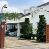 Tampak depan rumah Annisa Trihapsari