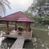gazebo dan kolam Rumah Mayangsari di Purwokerto