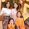 Sarwendah Fuji Lucinta Hari Kartini Kebaya