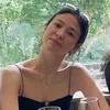 Potret Song Hye Kyo Had Fun di Paris Bareng Teman-Teman