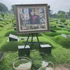 persiapan penggalian makam Rina Gunawan