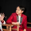 Potret Sule Hadiri Wisuda Anaknya Sendirian