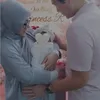 Potret Syahrini Momong Anak