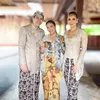 Tamu Artis di Acara Siraman Luna Maya