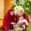 Potret Tedak Siten Baby Arto Anak Ari Sigit