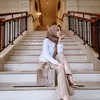 Potret Syahrini yang Mantap Berhijab