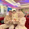 Fikoh Isnaini dapat kue tart
