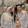 ultah Melly Lee bersama ayah dan ibunya