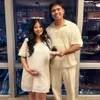 Frans Faisal &amp; istri yang sedang hamil
