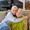 Wanda Hamidah dan ibu