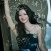 Xu Ruohan di balik kaca