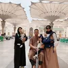 Zaskia Gotik umrah suami anak