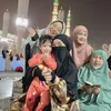 Zaskia Gotik umrah suami anak