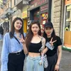 Zhao Lusi Foto Bareng Penggemar