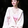 Zhao Lusi di Event Shanghai Fashion Week 2026