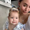 Potret Zoe Wassink saat Momong Kamari Anak Jennifer Coppen