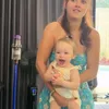 Potret Zoe Wassink saat Momong Kamari Anak Jennifer Coppen