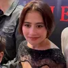Prilly Latuconsina Diwawancara Wartawan