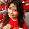 Prilly Latuconsina pakai baju merah