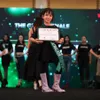 Annisa Dalimunthe dapat penghargaan Inspiring Catwalker