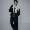 Freya pakai kemeja