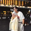 Julia Prastini romantis bareng suami