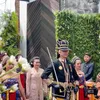 Aksa Uyun menuju venue resepsi