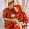 Putri Isnari dicum kening