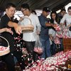 Ully yang menghembuskan nafas terakhir dalam usia 59 tahun di RSPAD Gatot Soebroto, Jakarta Pusat, Minggu (16/6), telah dikebumikan pada Senin (17/6).
