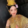 Potret cantik Minnie (G)I-DLE saat kenakan pakaian tradisional Thailand