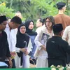 Raisa Antarkan Sang Ibu di Peristirahatan Terakhir