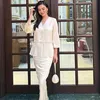 Raline Shah Tampil Pakai Outfit Warna Putih