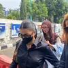 Ratu Sofya Pakai Kacamata